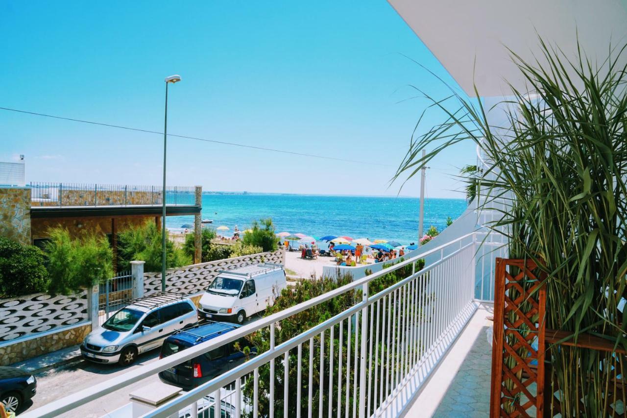 Porto Cesareo Appartamento Panoramico Fronte Mare Con Parcheggio Coperto Torre Lapillo Luaran gambar